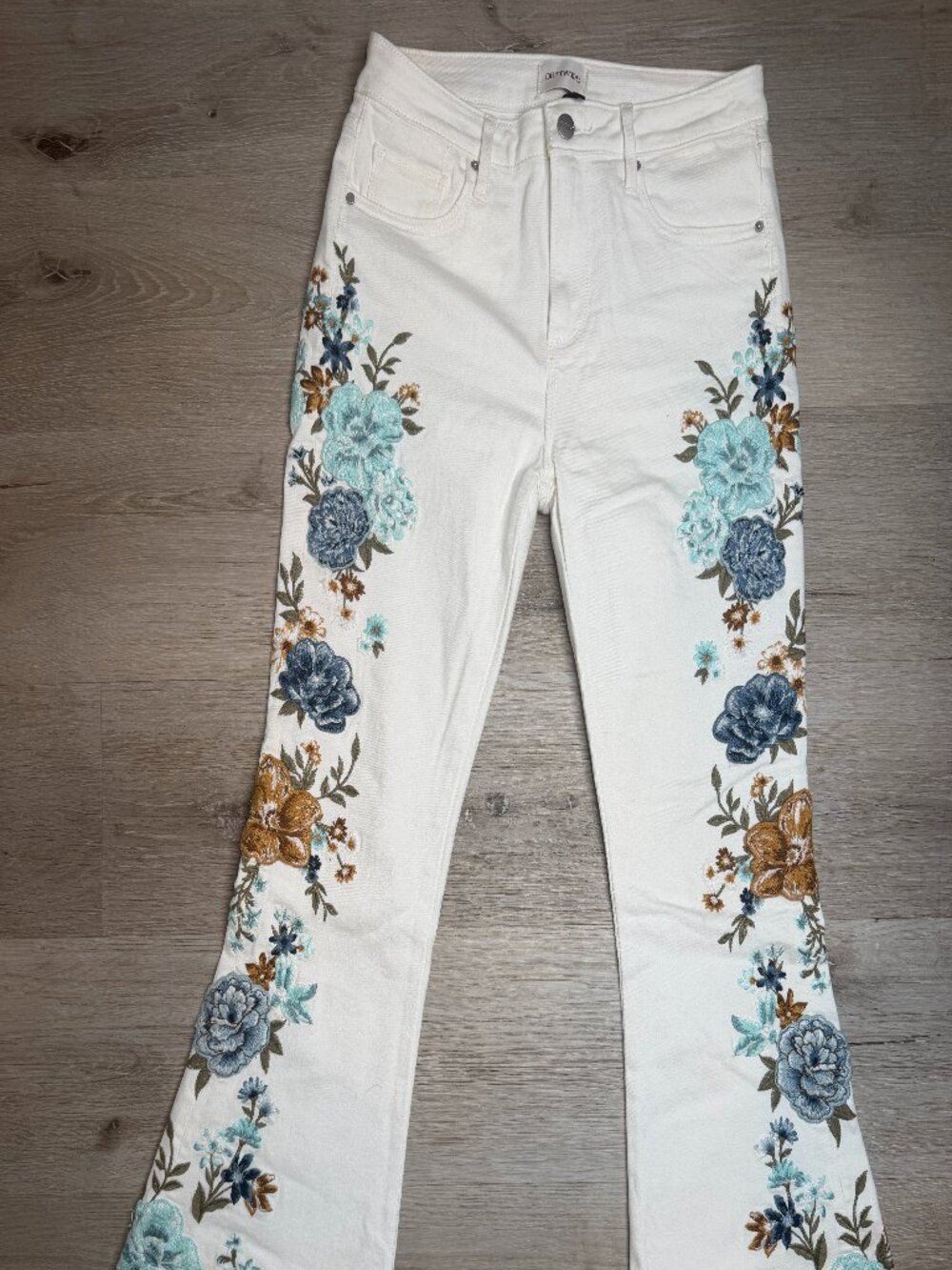 Driftwood Farrah Floral Embroidered White Flare Jeans 28 - Free People